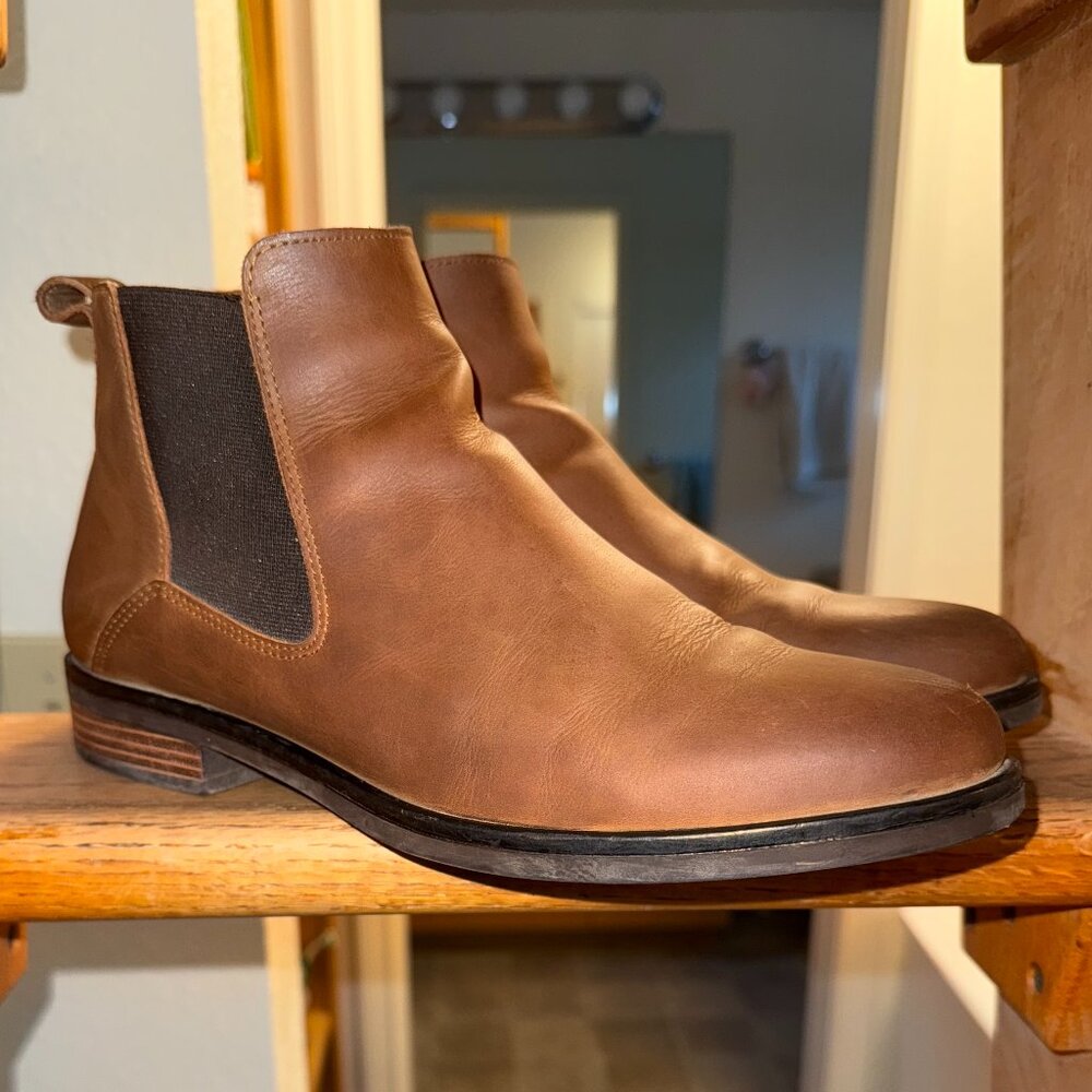 Clarks Cologne Arlo Chelsea Boots - Tan, Size 10